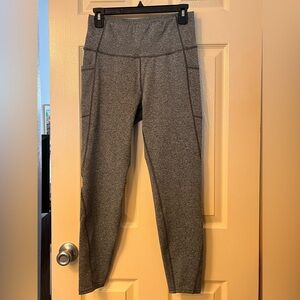 Adrienne Vittadini Sport Gray Leggings 7/8 side pockets
